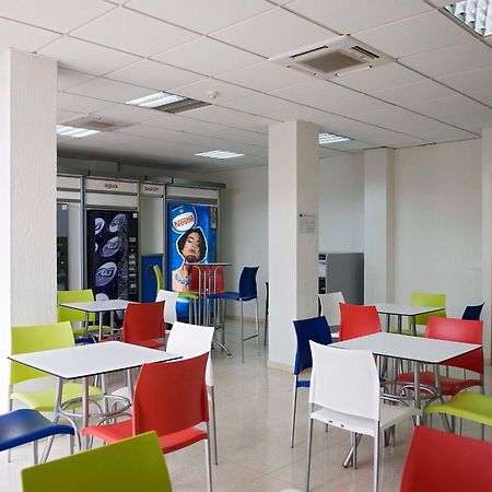 Albergue Inturjoven Sevilla Екстер'єр фото