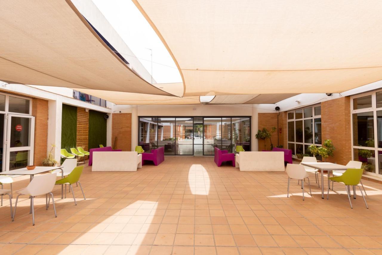 Albergue Inturjoven Sevilla Екстер'єр фото