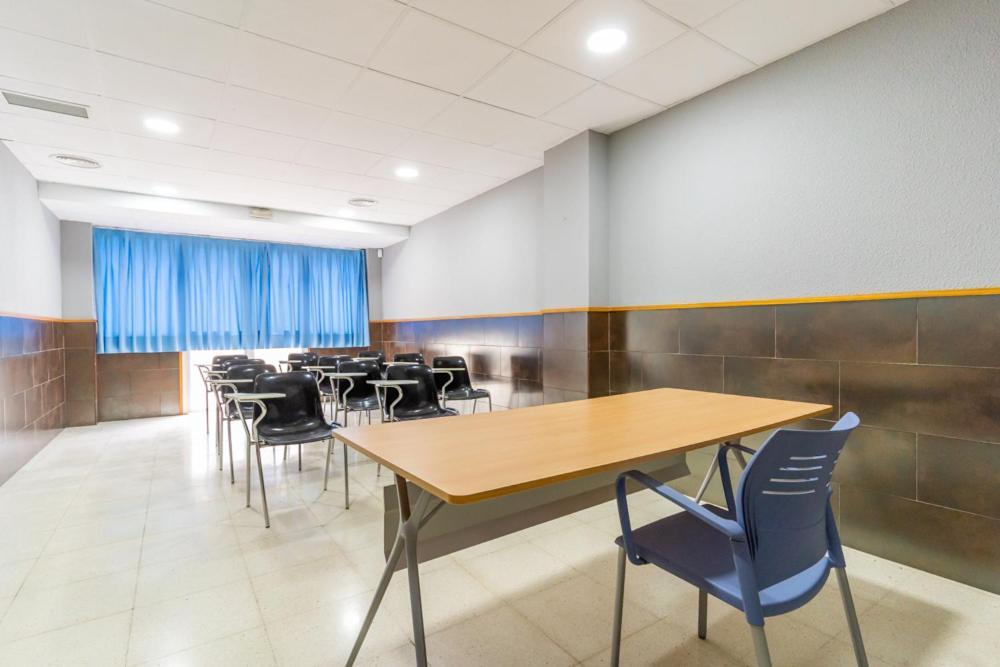 Albergue Inturjoven Sevilla Екстер'єр фото