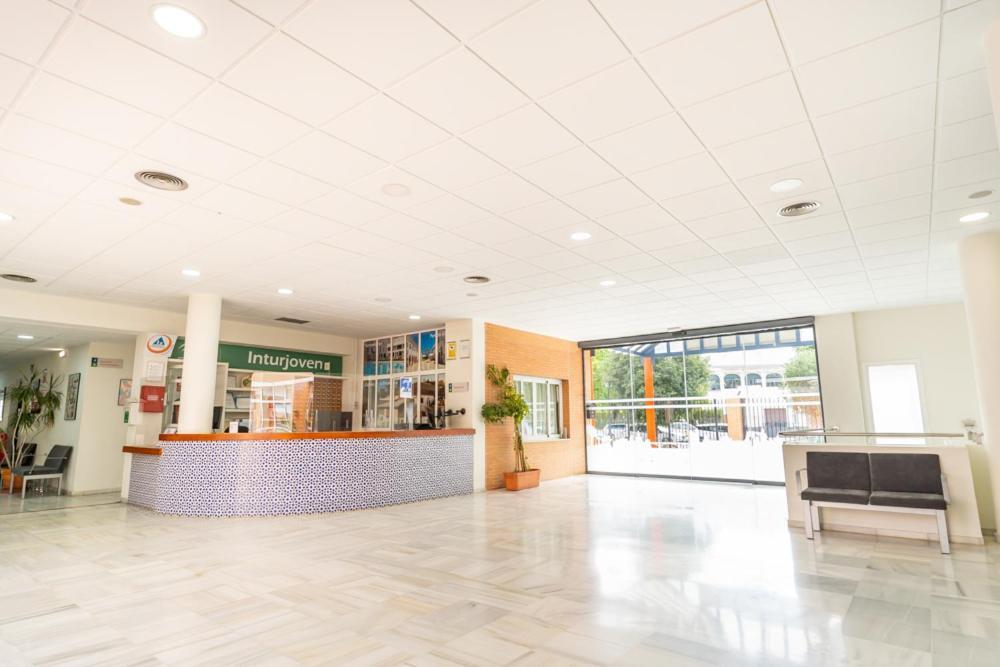 Albergue Inturjoven Sevilla Екстер'єр фото