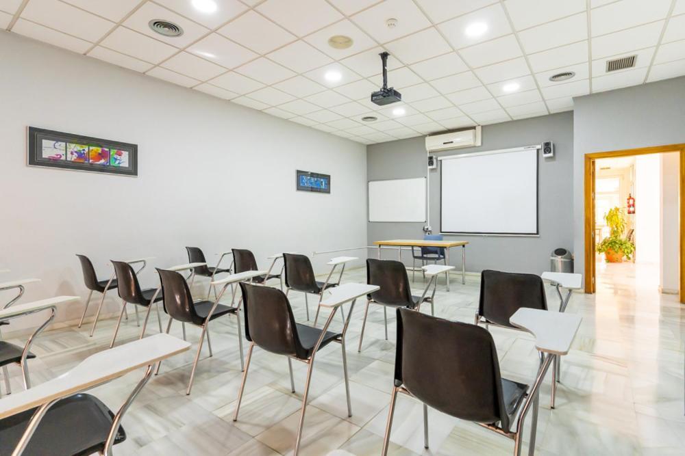 Albergue Inturjoven Sevilla Екстер'єр фото