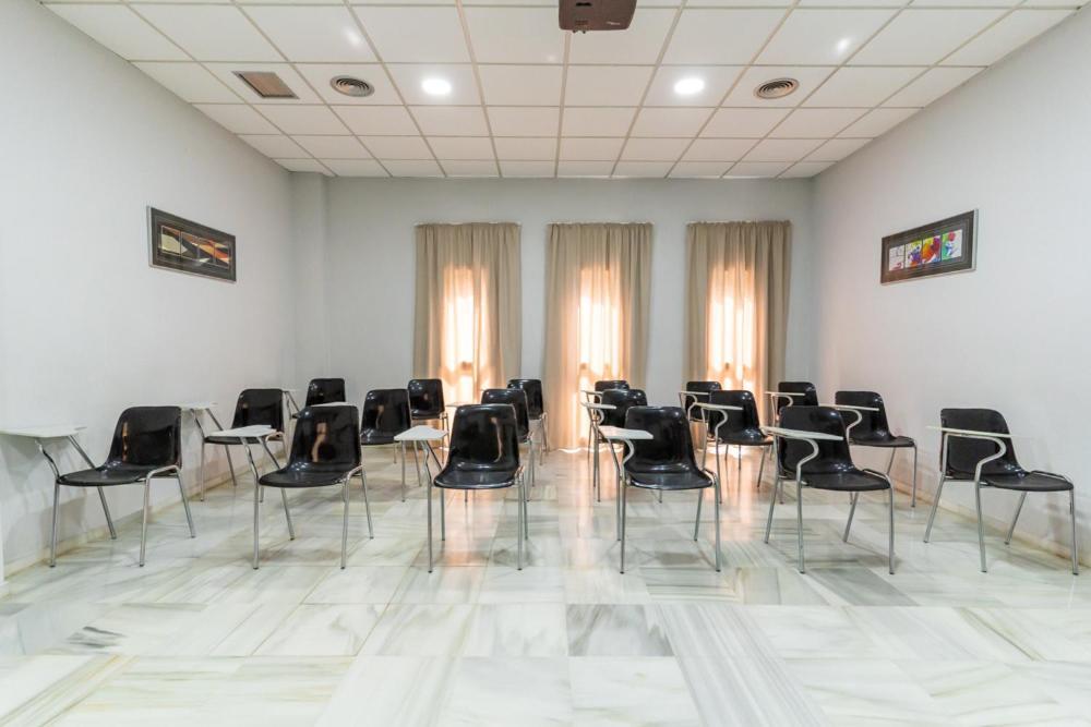Albergue Inturjoven Sevilla Екстер'єр фото