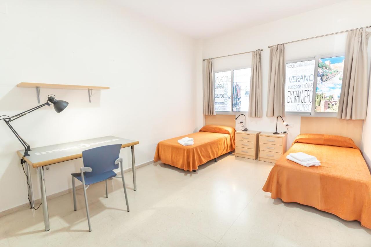 Albergue Inturjoven Sevilla Екстер'єр фото