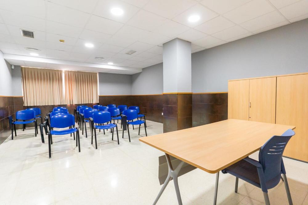 Albergue Inturjoven Sevilla Екстер'єр фото