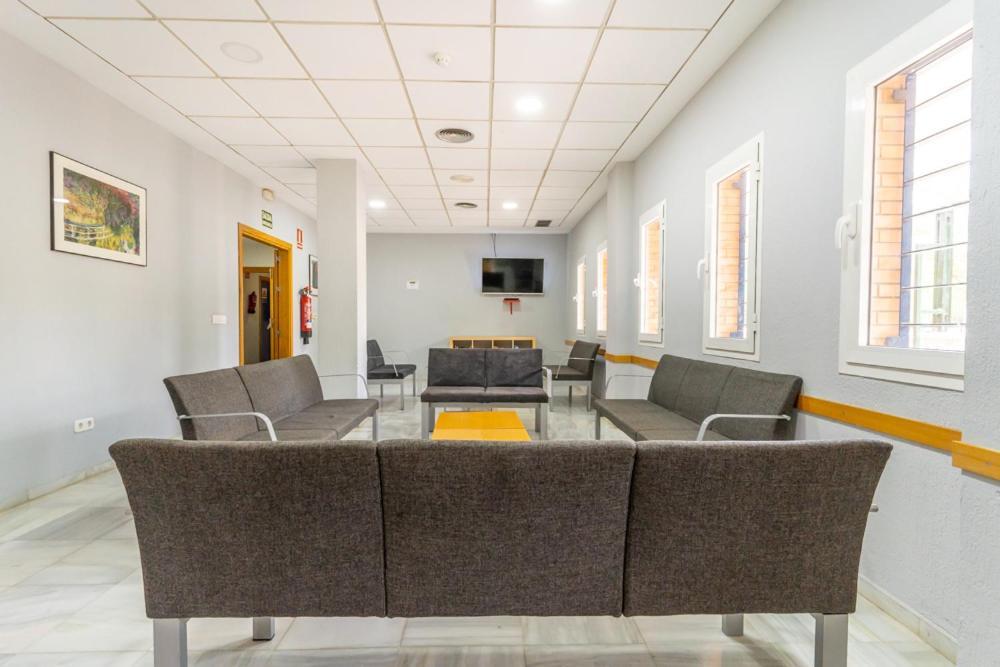 Albergue Inturjoven Sevilla Екстер'єр фото