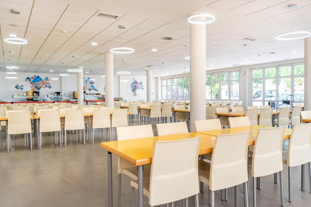 Albergue Inturjoven Sevilla Екстер'єр фото