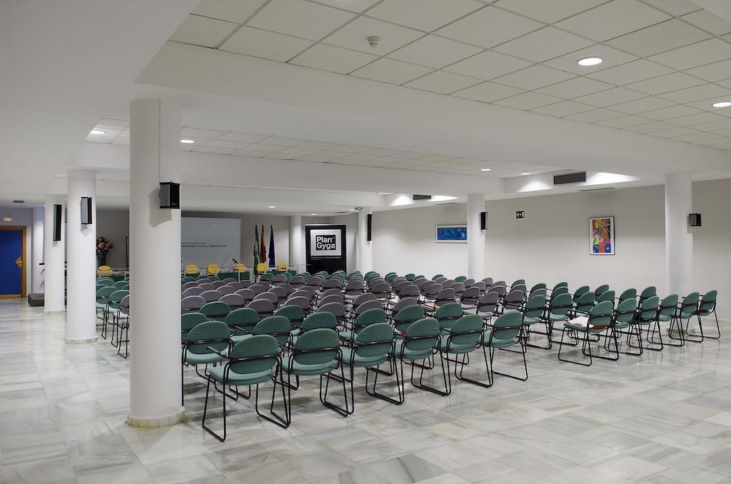 Albergue Inturjoven Sevilla Екстер'єр фото