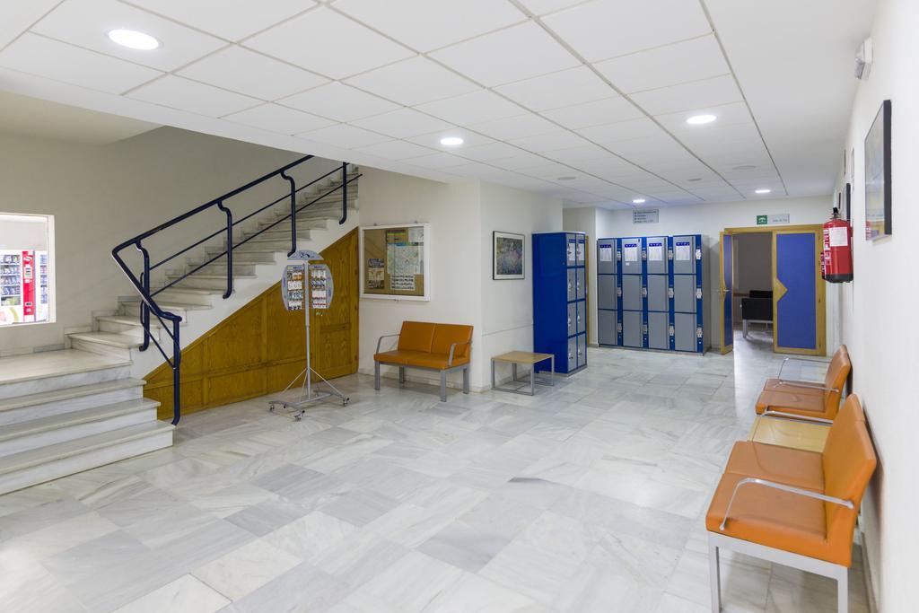 Albergue Inturjoven Sevilla Екстер'єр фото