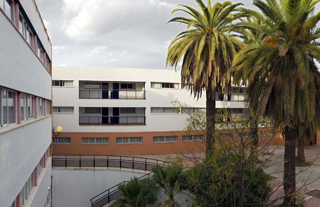 Albergue Inturjoven Sevilla Екстер'єр фото