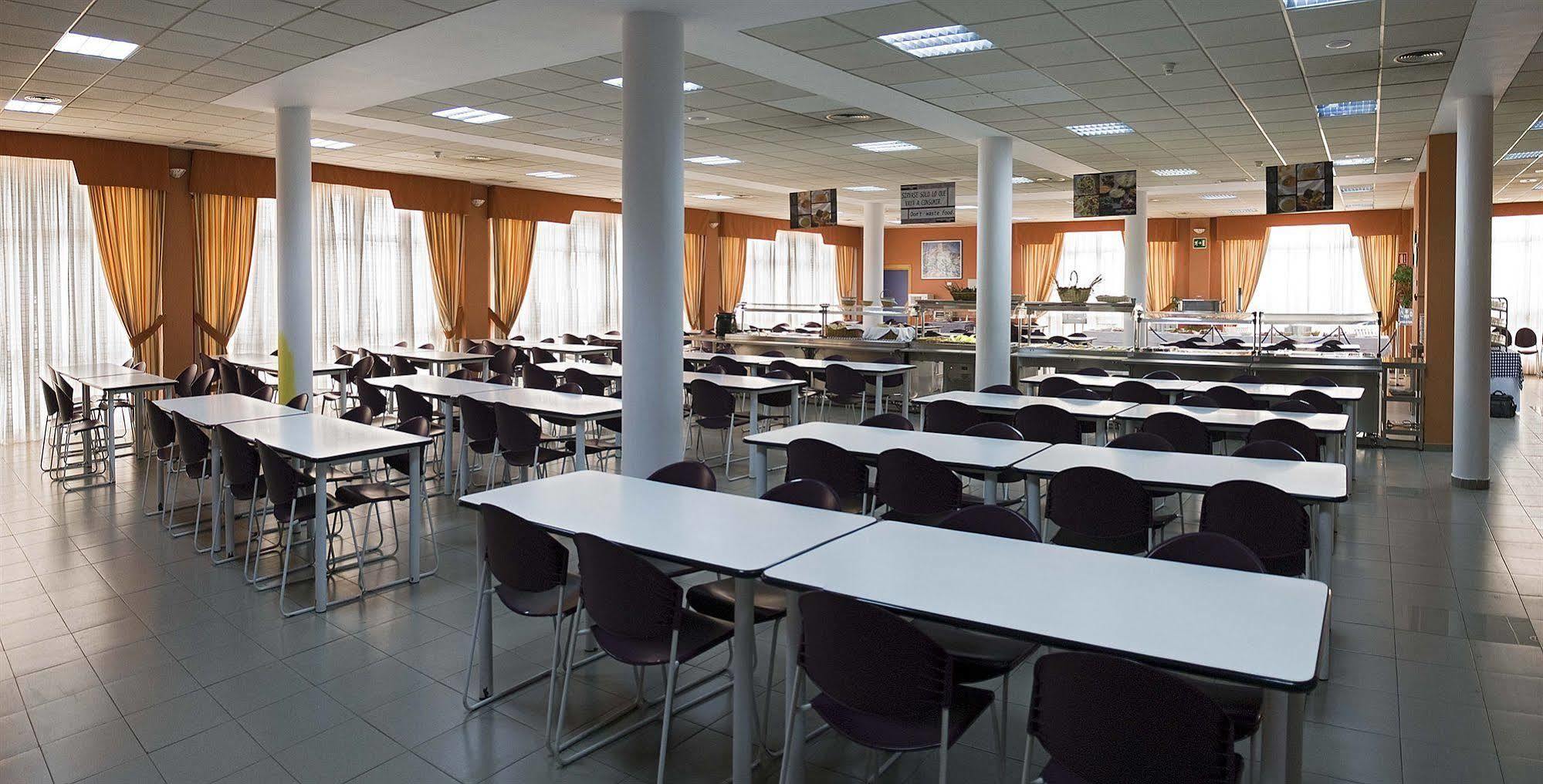 Albergue Inturjoven Sevilla Екстер'єр фото