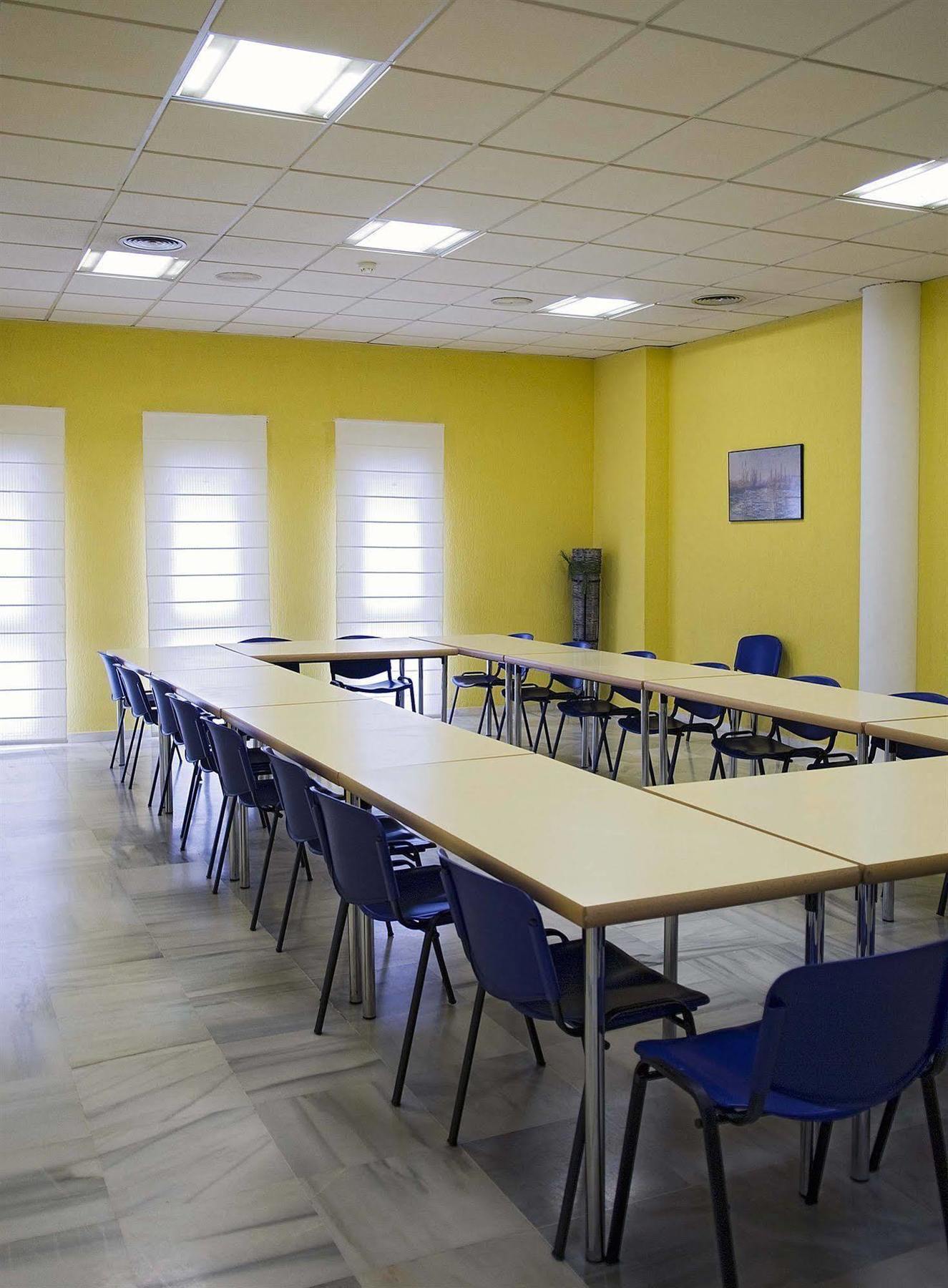 Albergue Inturjoven Sevilla Екстер'єр фото