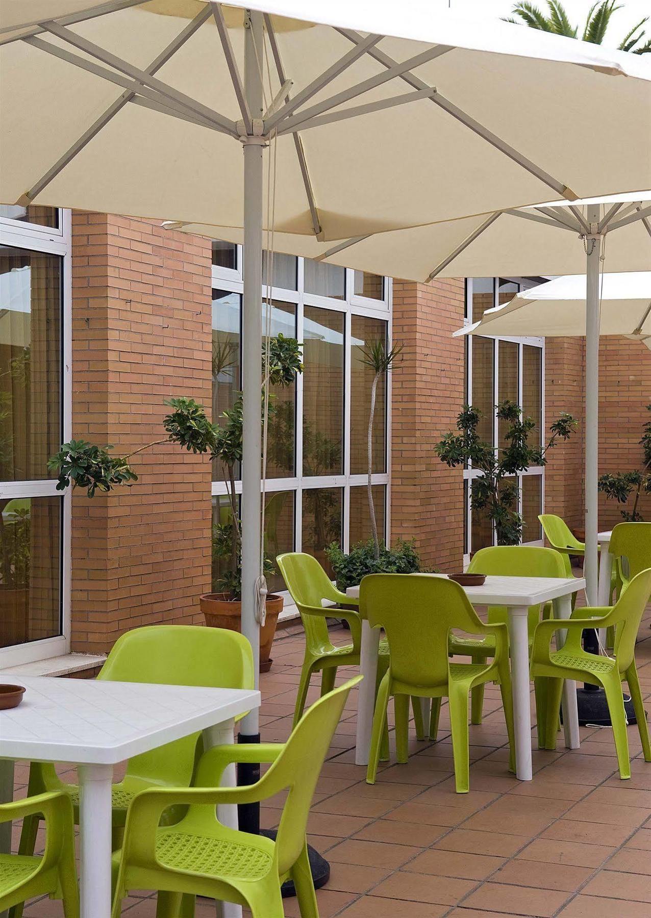 Albergue Inturjoven Sevilla Екстер'єр фото